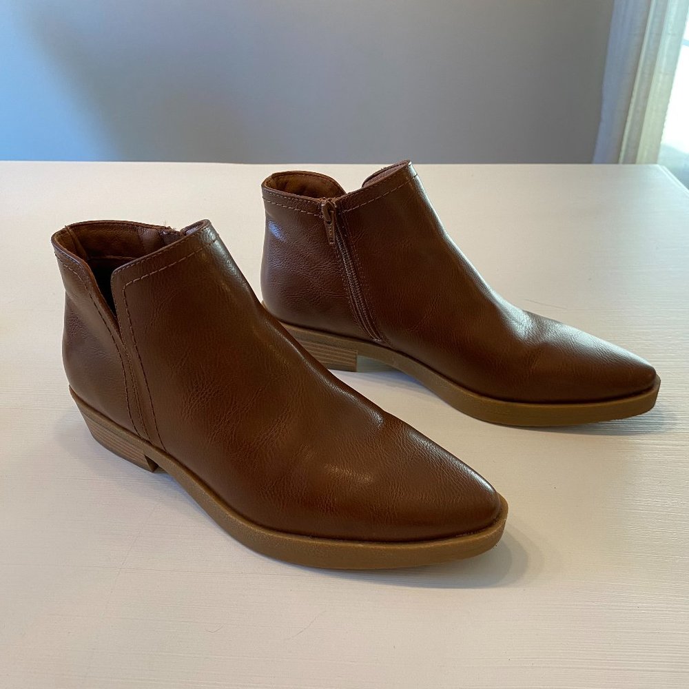 Frye & Co. Women's Booties Pembrooke Redwood Stacked Heel Boots Size 8.5 M PLF22